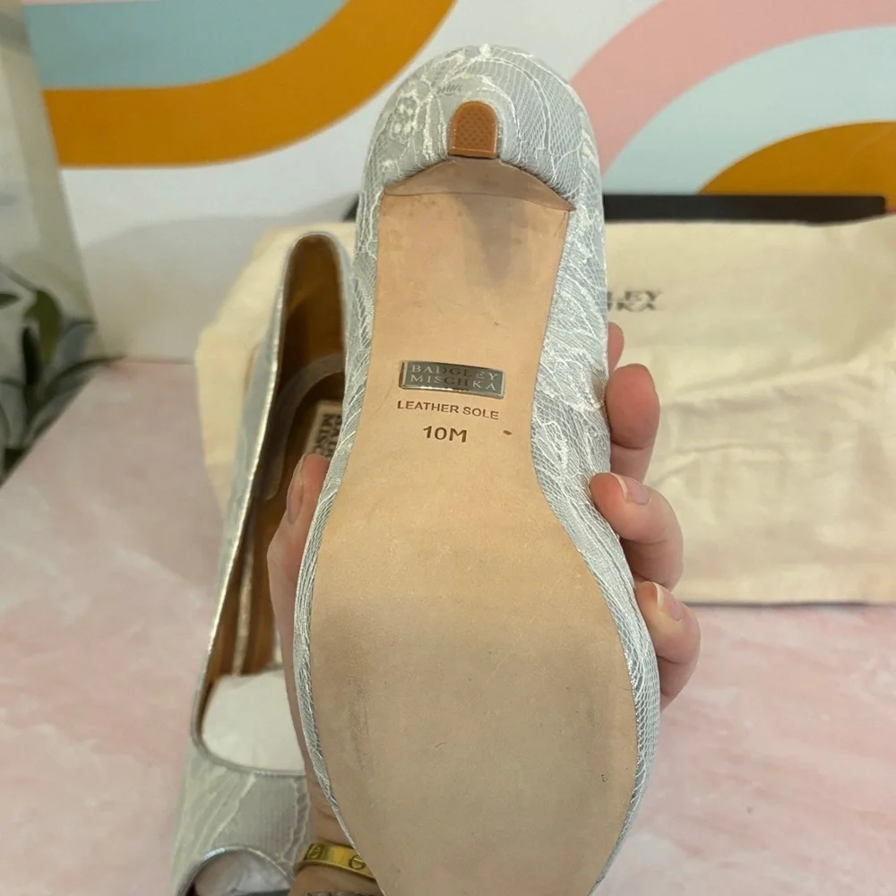 Badgley Mischka Humbie VI Silver with White Lace Platform Heels sizes 8, 10